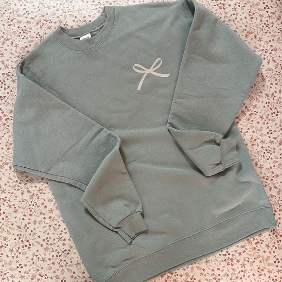 Crewneck Bow Sweatshirt - Picture 1 of 1